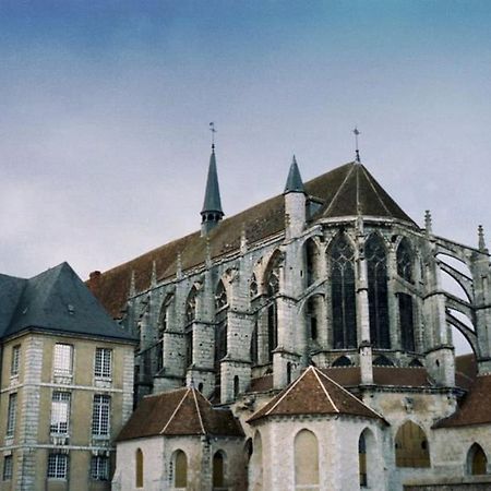 Charmant Studio A Deux Pas De La Cathedrale Chartres Exterior photo
